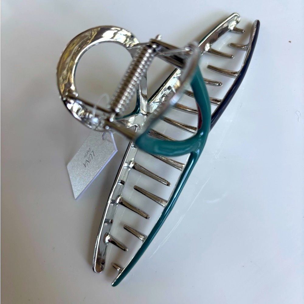 Luna Earth Two Toned  Silver and Green Claw Hair Clip